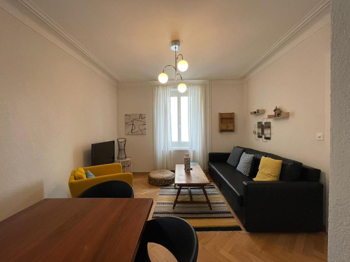 Appartement LUNA avec parking couvert privé Le Locle Esterno foto