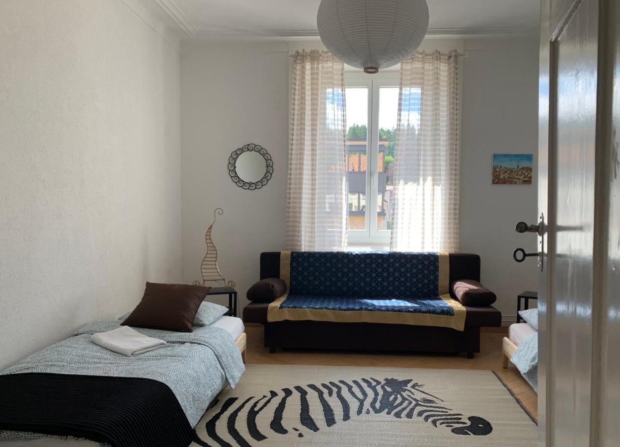 Appartement LUNA avec parking couvert privé Le Locle Esterno foto